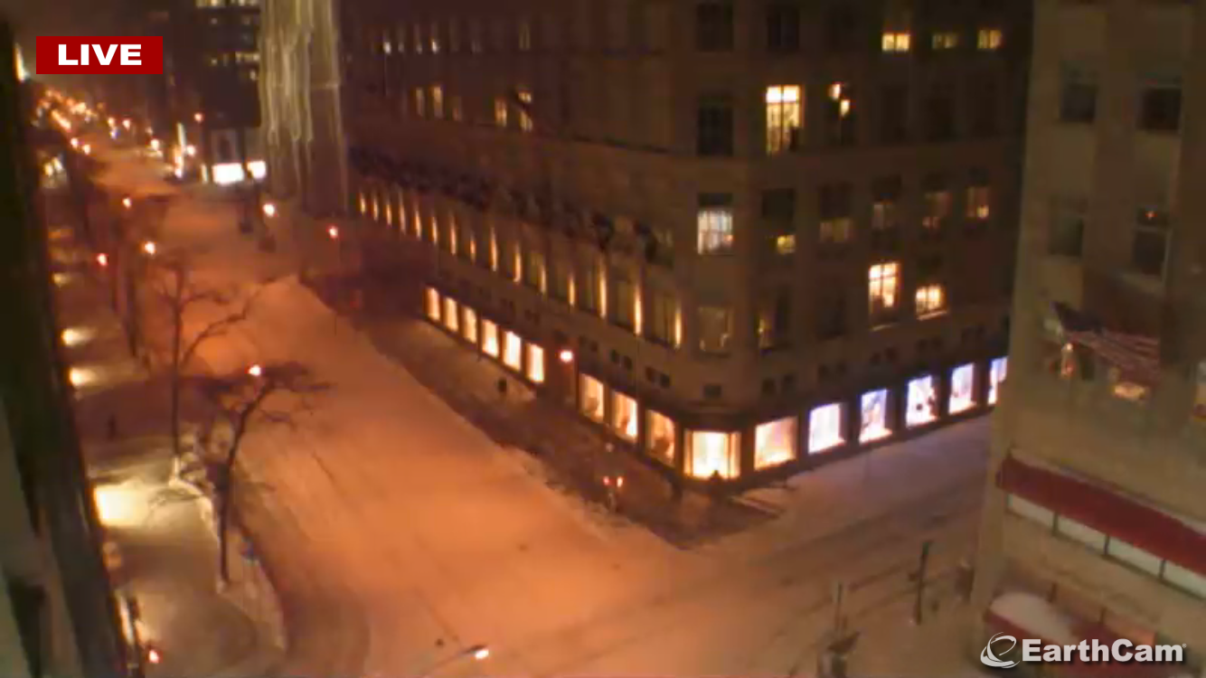 NYC 5th Avenue after travel suspension last night 2am - January 27th, 2015 - EarthCam