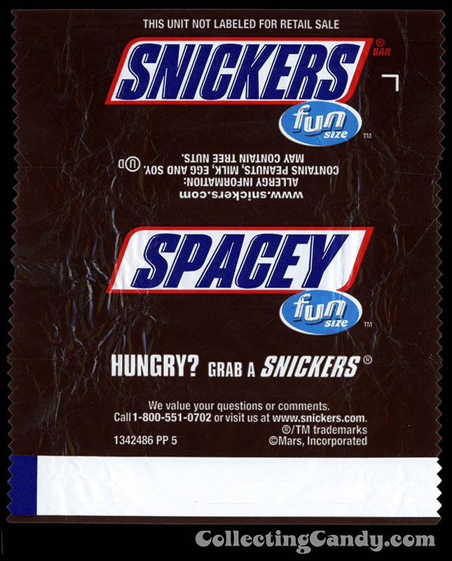 Mars - Snickers - EatASnickers Fun Size trait bar - Spacey - Fun Size chocolate candy bar wrapper - January 2016